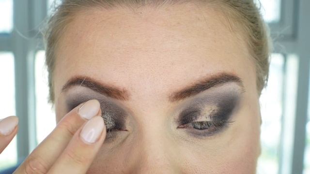 VICTORIA BECKHAM Beauty | Палетка TUXEDO | MINK lid lustre | Обзор, Макияжи | смотреть онлайн