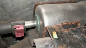 2004 Ford Explorer fuel filter location