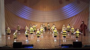 Пчелы и медведь