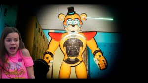 Аниматроник Реальная игра против Freddy FNAF in real life