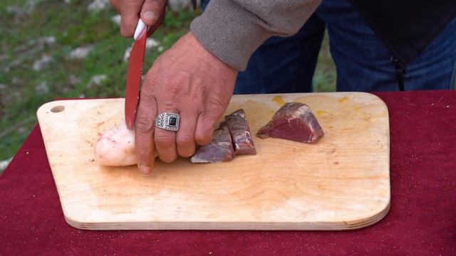 Приготовление Шашлыка в Естественной Природе Губы / Cooking kebabs in the Wild of Guba смотреть онлайн