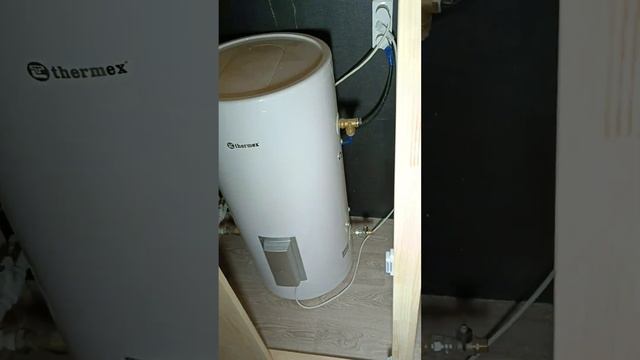 Сантехника под лестницей смотреть онлайн