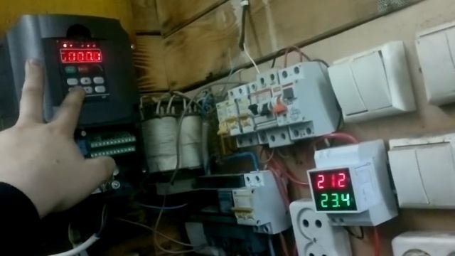 Зависимость потребления тока от оборотов  СО7Б через частотник частотника