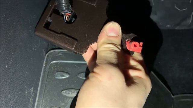 Видеоинструкция по установке защиты диагностического разъема OBD Volkswagen Polo смотреть онлайн