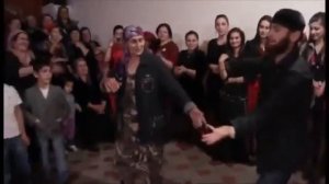 супер лезгинка чеченец зажигает