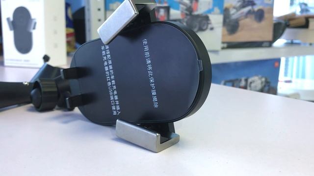 Автомобильный держатель Xiaomi ZMI с беспроводной зарядкой 20W смотреть онлайн