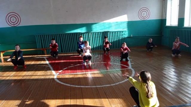 На уроке физкультуры