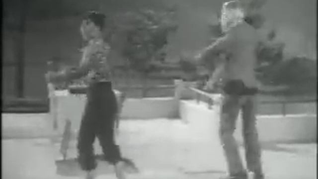 ЧОЛБОН Дьиэрэнкэй (танец) смотреть онлайн