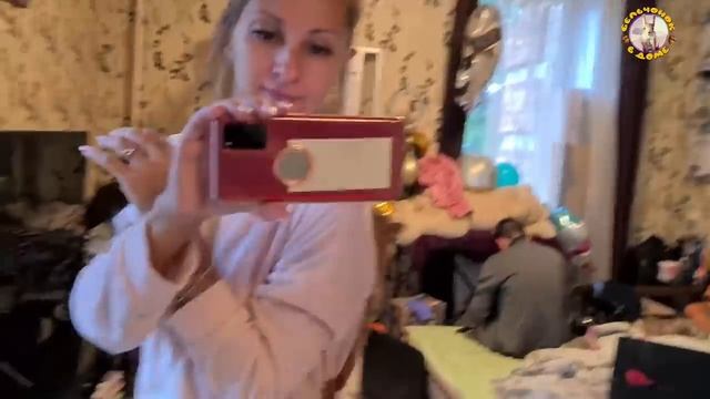 Белка и орехи (Новая партия кедровых шишек) ?️ Squirrel and nuts смотреть онлайн