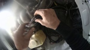 Как стравить воздух с системы охлаждения на ваз2107.