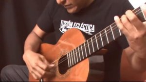 Roland Dyens - Fuoco - Guitar: Adán García