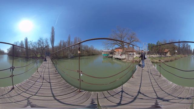 Подвесной мост, возле парка Солнечный Остров г. Краснодар