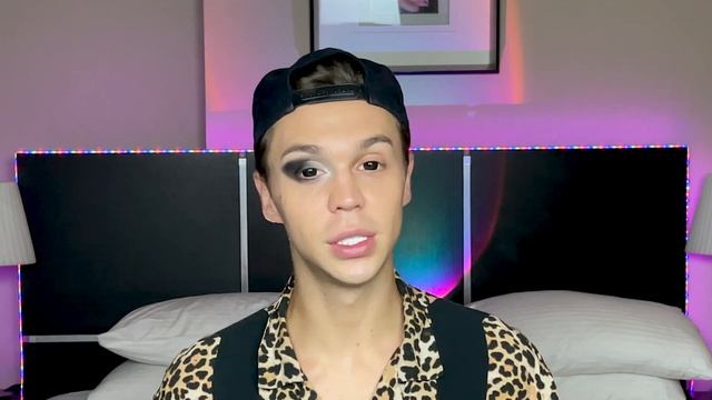 Как успеть сделать чёрный SMOKY EYES до прихода доставщика?! смотреть онлайн