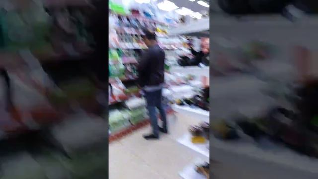 ВЛОГ в Зоомагазине "Четыри лапы". \Покупки для попоугаев/Часть 2. смотреть онлайн