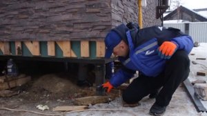 Подъем и перенос дома. Часть 2. Подготовка и подъем на 0,5 метра. "СВ-Фундамент"