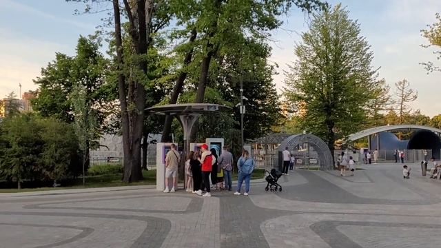 Парки аттракционов на ВДНХ 2023. Орион и Солнце Москвы