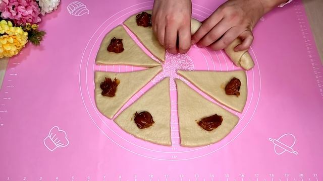 МЯГКИЕ КАК ПУХ! УДИВИТЕЛЬНО ПРОСТОЙ РЕЦЕПТ! РОГАЛИКИ К ЧАЮ!
