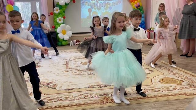 Лучший танец в детском саду! Выпускной 2022 смотреть онлайн