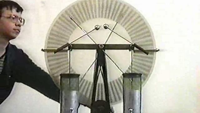 ЭЛЕКТРОФОРНАЯ МАШИНА.ФИЗИКА