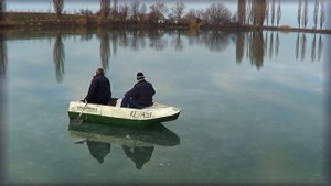 Двое в лодке против льда! Ржачь полный