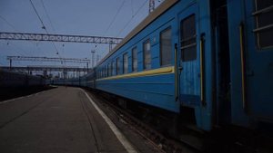 Прибытие ЧС7-040 с поездом№074Л Львов-Москва на Киевский вокзал Москвы 9.04.2017