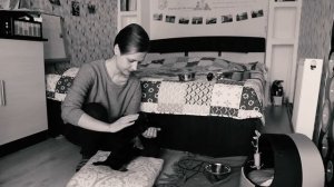 Как правильно брать щенка на руки. Показываю, как нужно держать собаку со своим  2х месячным йорком