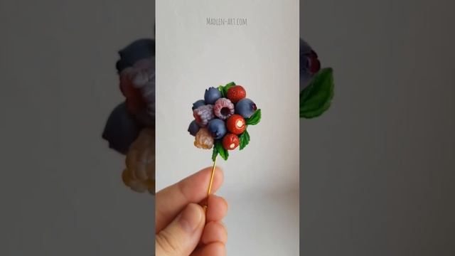 Berry brooch with raspberry, blueberry and strawberry смотреть онлайн