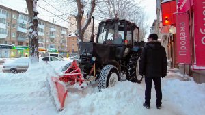 Walking in Ekaterinburg. City after snowfall |4K| - Winter 2023 (December)