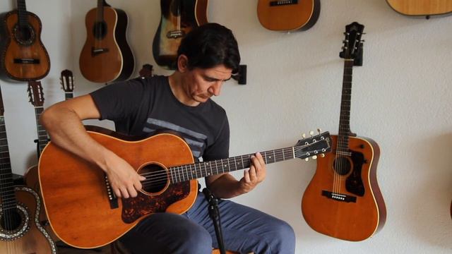 Gibson J-50 1956 - outstanding sounding Gibson Dreadnouught with a super cool vintage look смотреть онлайн