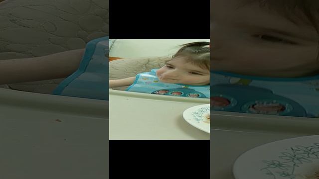 мой ангелочек услышал музыку