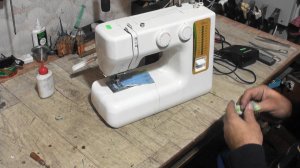 Что то типа Janome. Рассыпалась шестерня зиг-зага.