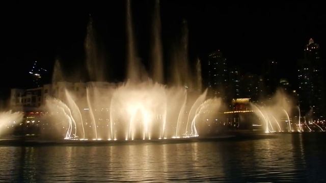 Танцующий фонтан в Дубае. Elissa- Aa bali habibi смотреть онлайн