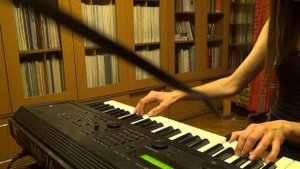 Я играю на синтезаторе "Ensoniq MR-76" свою тему 17.07.2014 г.