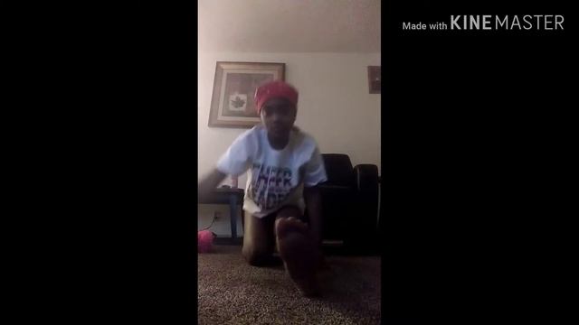 Stretches and showing how you can get into a split смотреть онлайн