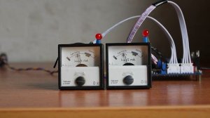 Logarithmic driver for Analog panel display VU meter with peak Level LEDs.