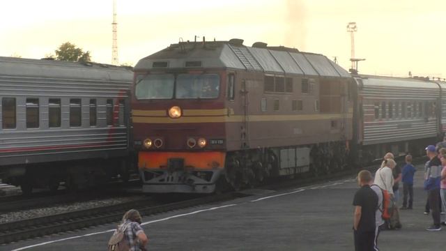 Поезд Архангельск - Москва на станции Исакогорка июль 2017 смотреть онлайн