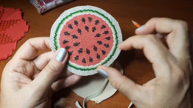 Игольница с вышивкой Арбуз. Как сшить игольницу своими руками.