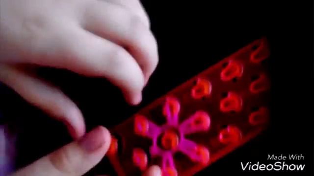 Смайлик из резинок/На станке/Sonya & Karina Rainbow смотреть онлайн