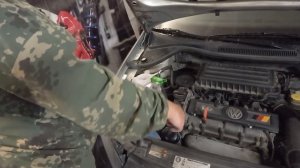 Как поменять антифриз на любой машине!? На примере Volkswagen Polo Sedan за 3 минуты!+Новая бочка !