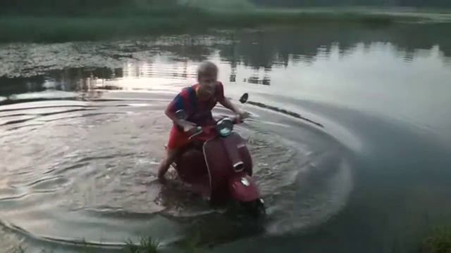 Лох утопил скутер смотреть онлайн