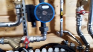 Комбинированная система отопления в деревянном доме из клеёного бруса.