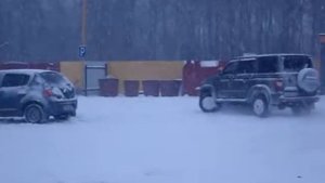 Уаз Патриот - дрифт на льду