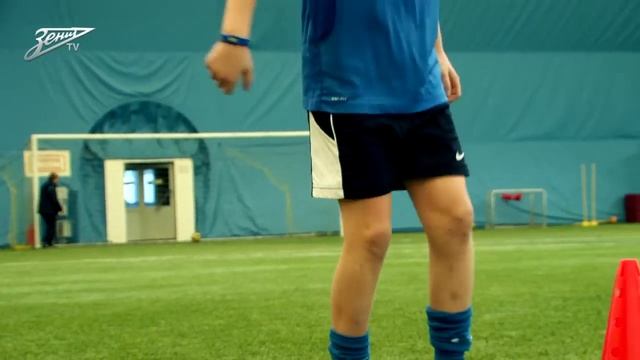 Академия футбола. Урок №1. Жонглирование мячом