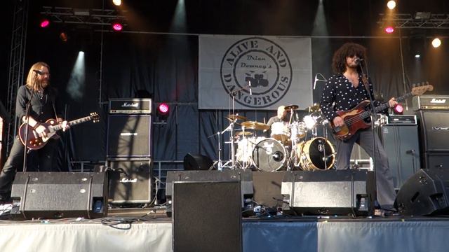 BRIAN DOWNEY's Alive & Dangerous (Massacre) au Raismesfest смотреть онлайн