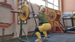 Фронтальный присед