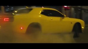 Додж Челленджер под музыку