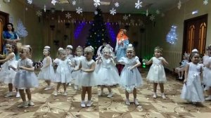 Танец Льдинок. Средняя группа ДОУ.
