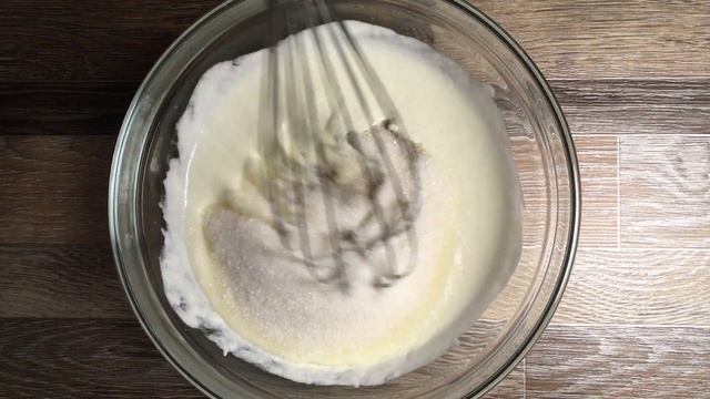 Песочный пирог с бананами в сметанной заливке смотреть онлайн