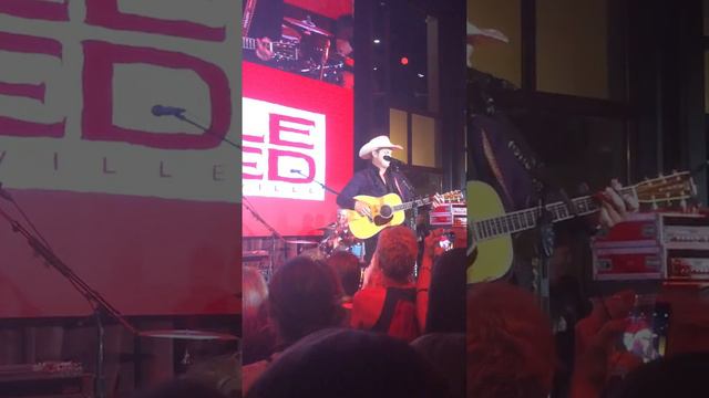 Blake Shelton introducing Jon Pardi @ Ole Red Grand Opening 2018 смотреть онлайн