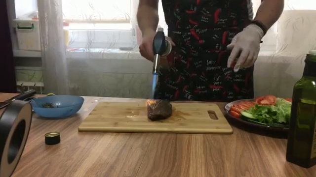 Стейк Medium rare по су-вид технологии. Отлично подойдет как заготовка для отдыха. смотреть онлайн